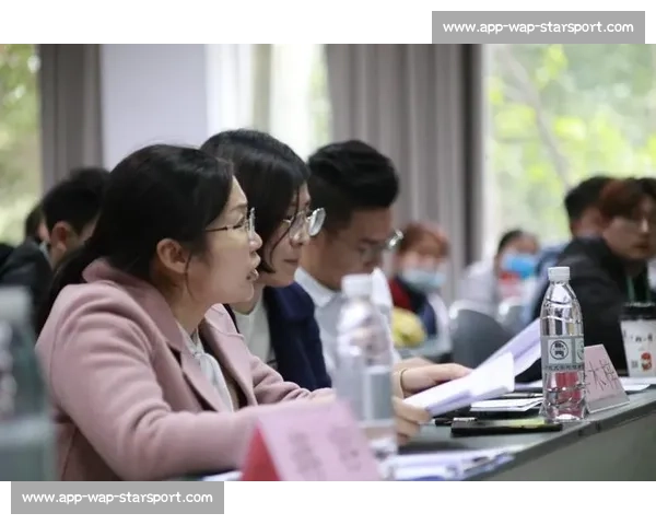 南疆绿茵星火燃