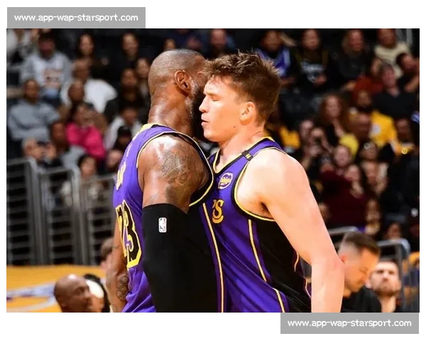 湖人中锋引援遇阻：多队抬价施压，克内克特或成凯斯勒交易筹码