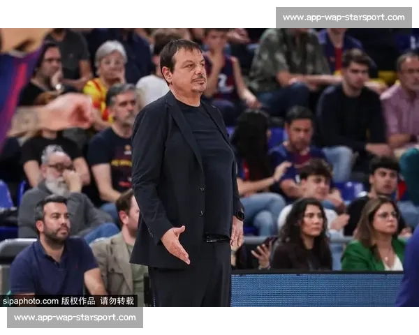 尼科 - 威廉斯壁画两度被毁,艺术家卡洛斯 - 洛佩斯再度修复彰显艺术韧性 尼科 - 威廉斯壁画两度被毁,艺术家卡洛斯 - 洛佩斯再度修复彰显艺术韧性